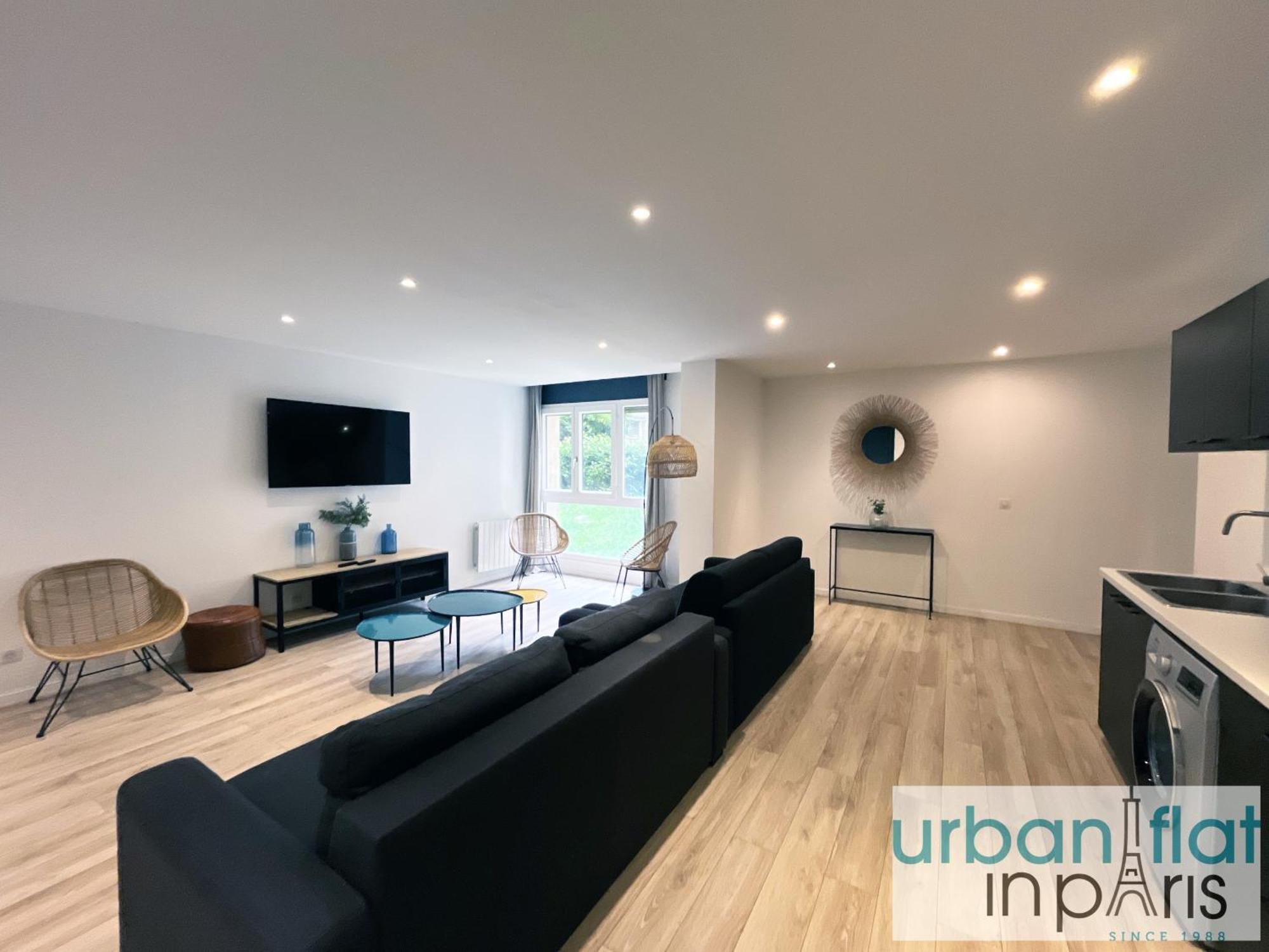 Urban Flat 182 - Spacious 4 Bedroom Flat In Apartment
